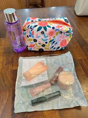 Clinique Floral Makeup Pouch in White, Pink & Coral-